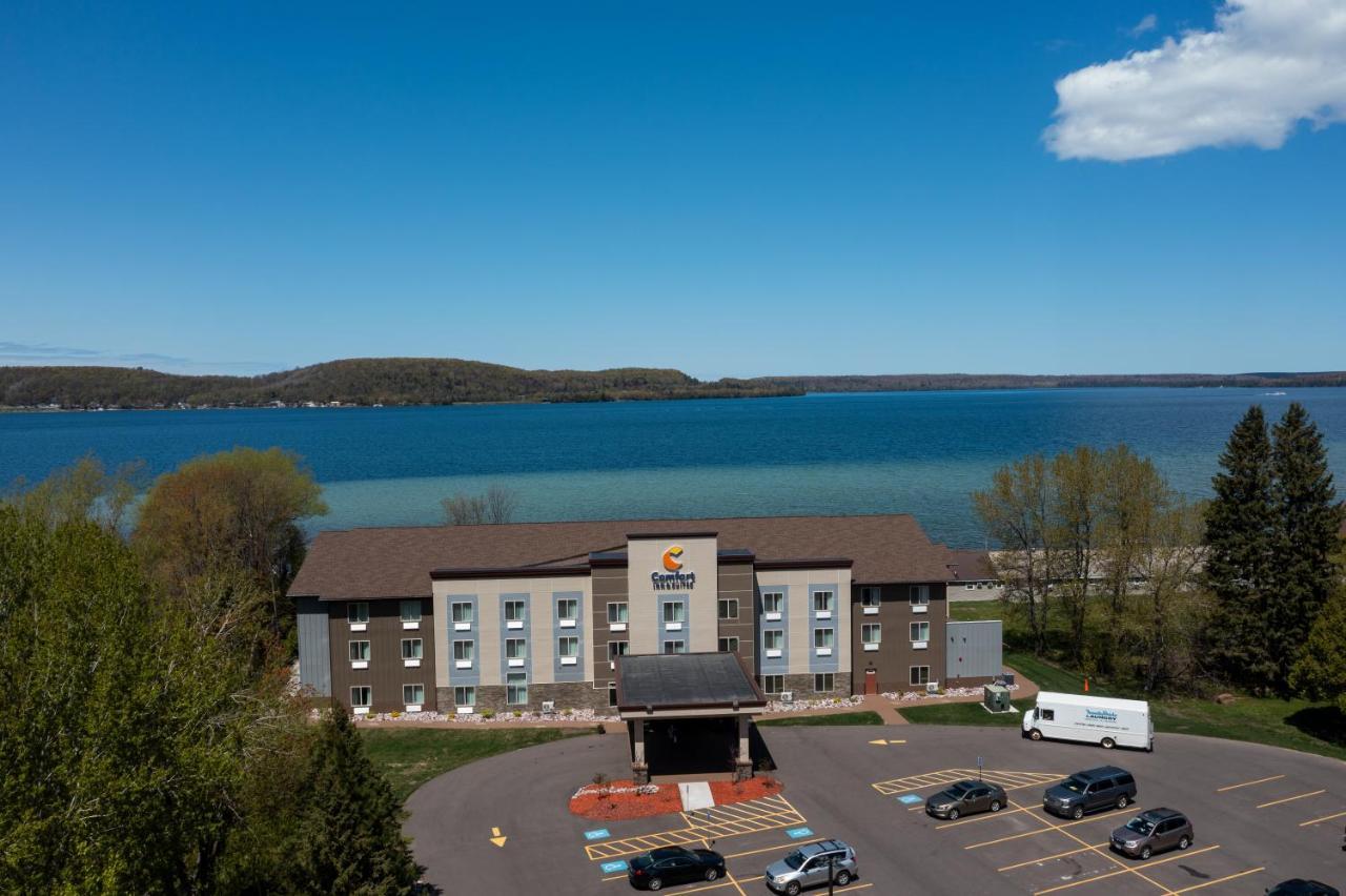 Comfort Inn & Suites Munising-Lakefront Dış mekan fotoğraf